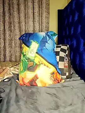 Snapshot of Queenshaz01 chatting on 02-15-25, 10:42 Queenshaz01 online show from 02-15-25, 10:42