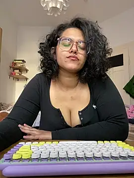 Curvydesifromgermany online show from 03-06-25, 03:24