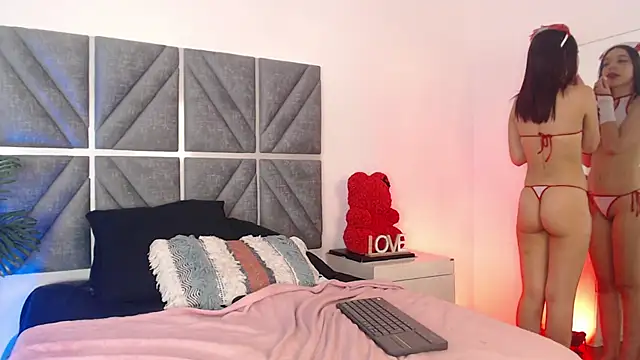 Snapshot of Laura_Dicardy chatting on 11-21-25, 08:18 Laura Dicardy online show from 11-21-25, 08:18