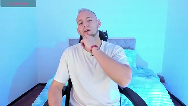 Snapshot of Damon_Bakert chatting on 02-03-26, 03:28 Damon Bakert online show from 02-03-26, 03:28