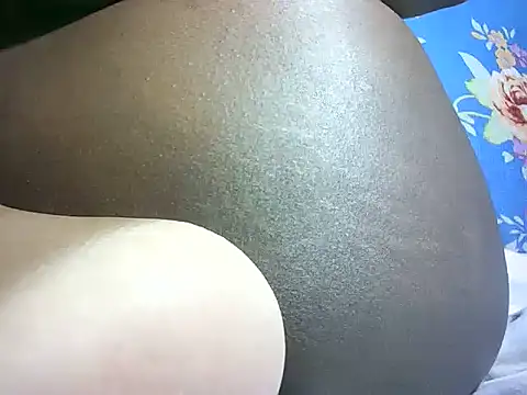 Snapshot of mumbi91 chatting on 10-08-25, 06:00 mumbi91 online show from 10-08-25, 06:00