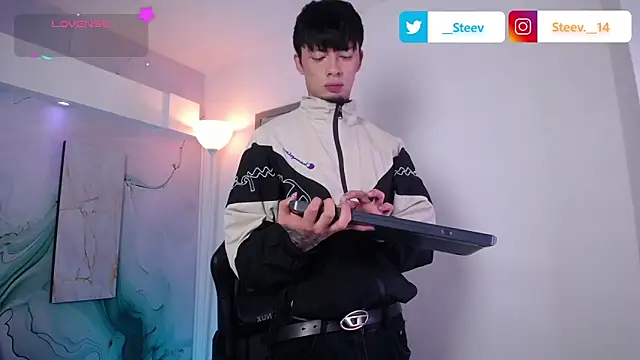 Steev Novoa online show from 04-18-26, 03:21