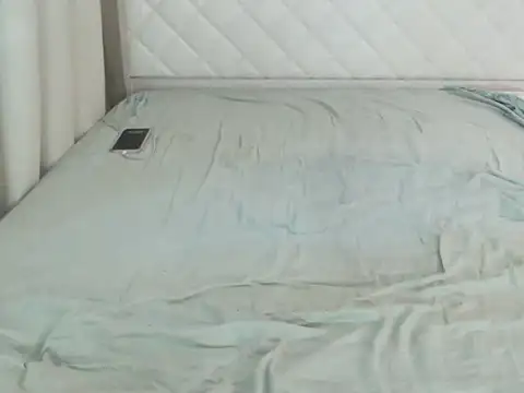 pretybella1 online show from 12-04-25, 12:31