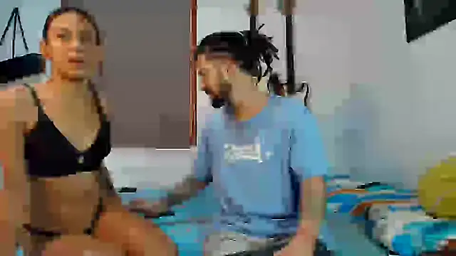 Snapshot of emiandstiv chatting on 03-07-25, 08:33 emiandstiv online show from 03-07-25, 08:33