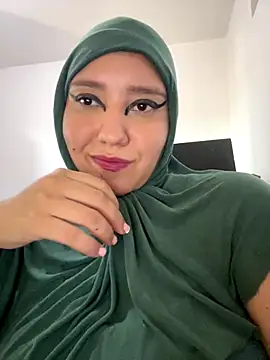 hannahayat online show from 10-24-25, 02:46