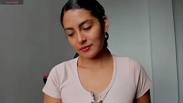 sofiaparker8 online show from 03-07-26, 05:10