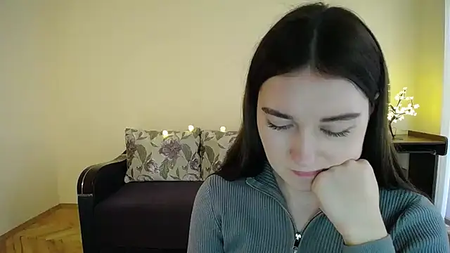 Pretty shy online show from 01-31-25, 12:40