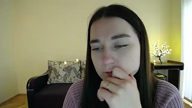 Pretty shy online show from 02-06-25, 12:05