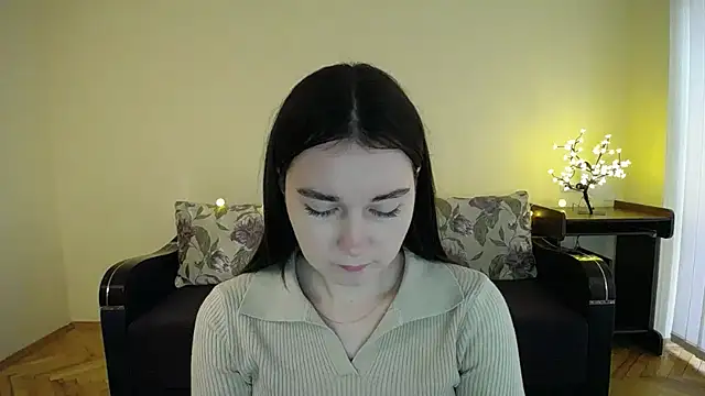 Pretty shy online show from 02-08-25, 12:50