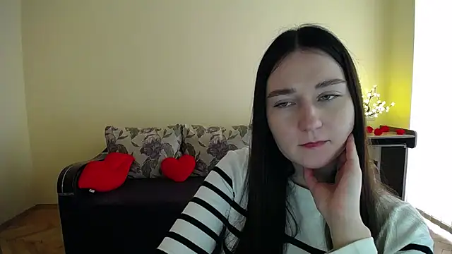 Snapshot of Pretty_shy chatting on 04-28-26, 09:47 Pretty shy online show from 04-28-26, 09:47