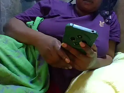 zoey10 online show from 10-08-25, 07:55