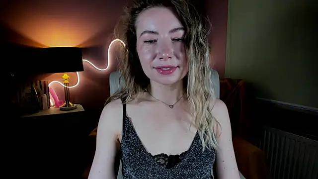 Mia Tasty online show from 12-14-25, 02:22