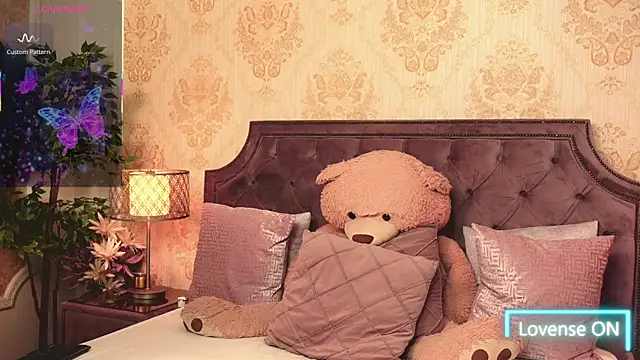 JaneDevine online show from 10-18-25, 05:10