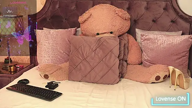 JaneDevine online show from 11-13-25, 06:23