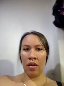 Snapshot of Emiily_lee chatting on 05-28-26, 01:58 Emiily lee online show from 05-28-26, 01:58
