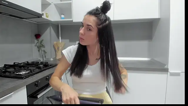 Emmapmg online show from 11-30-25, 12:36