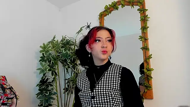 BonnieCute  online show from 11-10-25, 11:37