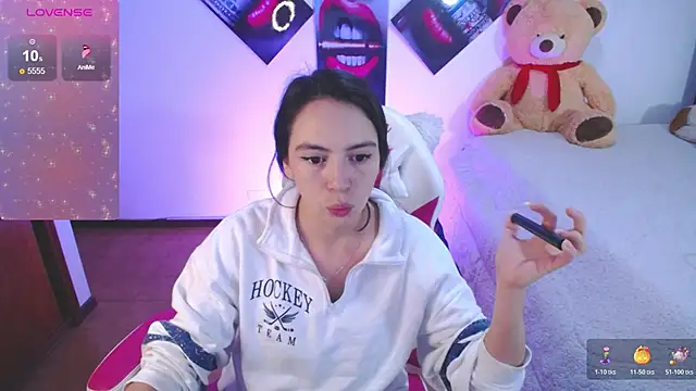 Snapshot of lika_joshua chatting on 11-28-25, 12:02 lika joshua online show from 11-28-25, 12:02