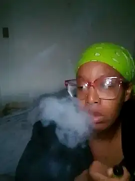 Snapshot of madamsensuale chatting on 01-04-25, 09:41 madamsensuale online show from 01-04-25, 09:41