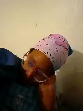 Snapshot of madamsensuale chatting on 01-09-25, 03:26 madamsensuale online show from 01-09-25, 03:26