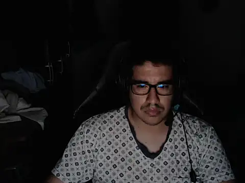 Snapshot of thealfawolf01 chatting on 11-13-25, 12:09 thealfawolf01 online show from 11-13-25, 12:09