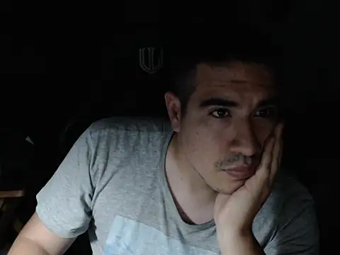 Snapshot of thealfawolf01 chatting on 11-21-25, 02:32 thealfawolf01 online show from 11-21-25, 02:32