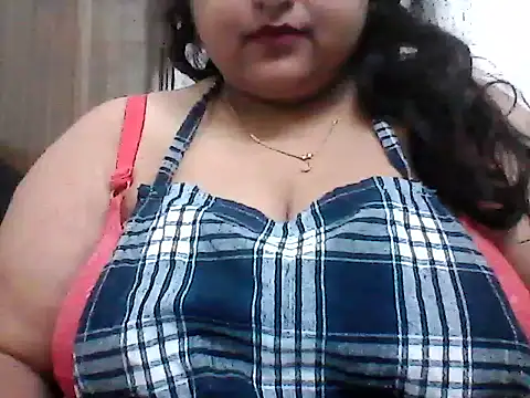 Snapshot of smile_pretty chatting on 12-12-24, 04:43 smile pretty online show from 12-12-24, 04:43