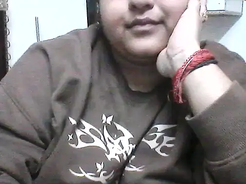 Snapshot of smile_pretty chatting on 02-17-25, 01:36 smile pretty online show from 02-17-25, 01:36