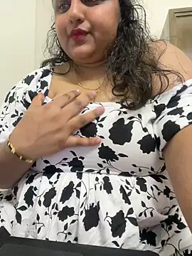 Snapshot of smile_pretty chatting on 02-19-25, 08:41 smile pretty online show from 02-19-25, 08:41