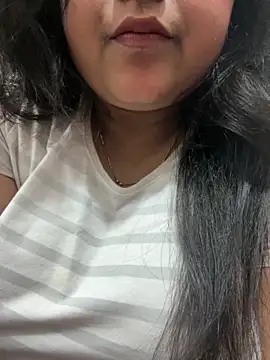 Snapshot of smile_pretty chatting on 02-27-26, 05:35 smile pretty online show from 02-27-26, 05:35