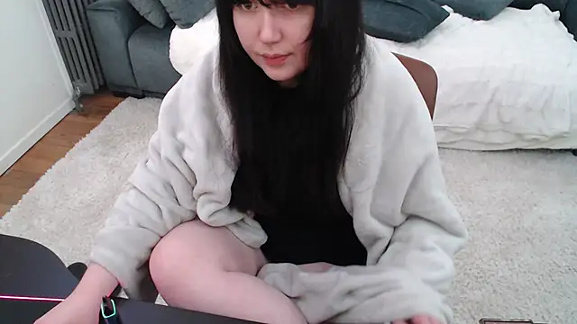 Lynylou online show from 02-26-25, 02:03