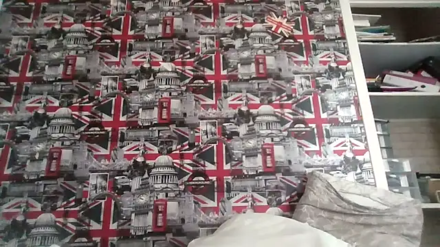 Lynylou online show from 10-24-25, 11:17