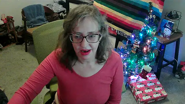 Snapshot of LilyLuscious chatting on 12-19-24, 11:46 LilyLuscious online show from 12-19-24, 11:46