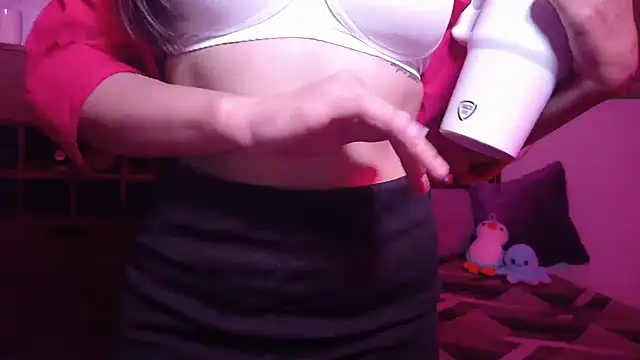 Snapshot of MidnightFlame chatting on 10-28-25, 05:26 MidnightFlame online show from 10-28-25, 05:26