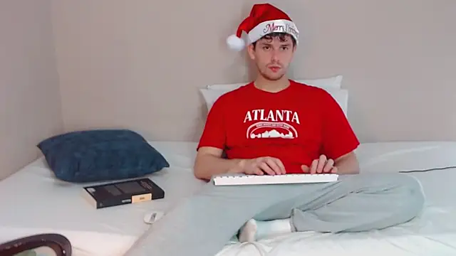 Snapshot of Elio555 chatting on 12-26-24, 04:43 Elio555 online show from 12-26-24, 04:43