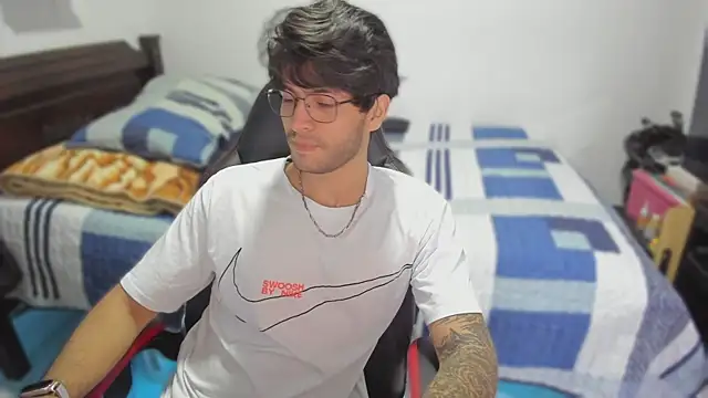 Snapshot of justin_stark7 chatting on 03-11-25, 11:37 justin stark7 online show from 03-11-25, 11:37