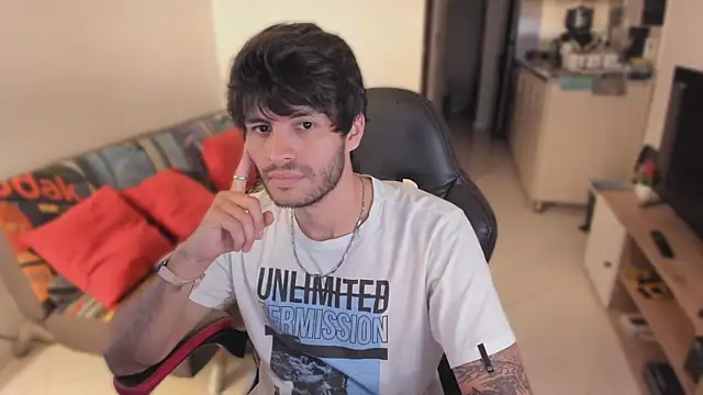 Snapshot of justin_stark7 chatting on 10-25-25, 11:10 justin stark7 online show from 10-25-25, 11:10