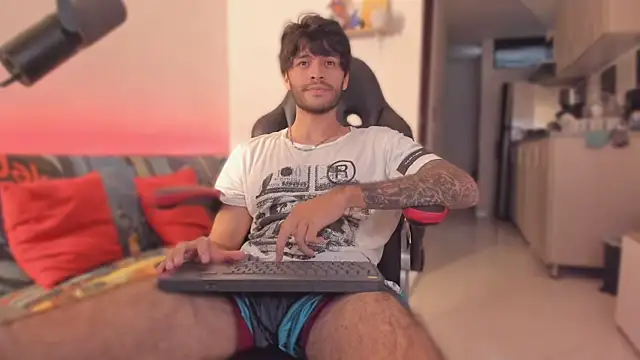 Snapshot of justin_stark7 chatting on 11-15-25, 10:15 justin stark7 online show from 11-15-25, 10:15