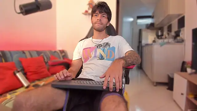 Snapshot of justin_stark7 chatting on 11-25-25, 08:42 justin stark7 online show from 11-25-25, 08:42