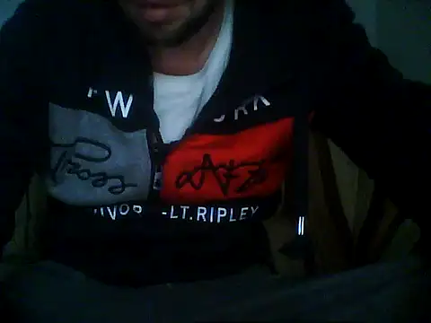 Snapshot of Rejtelmesest chatting on 02-04-26, 02:01 Rejtelmesest online show from 02-04-26, 02:01