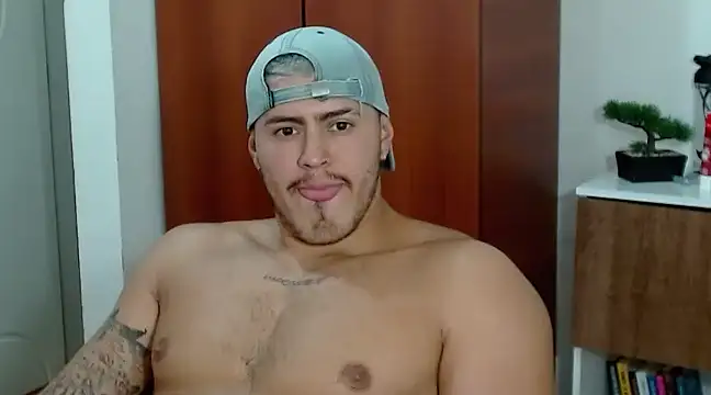 Snapshot of Baltazar_Dupont chatting on 02-26-25, 04:35 Baltazar Dupont online show from 02-26-25, 04:35