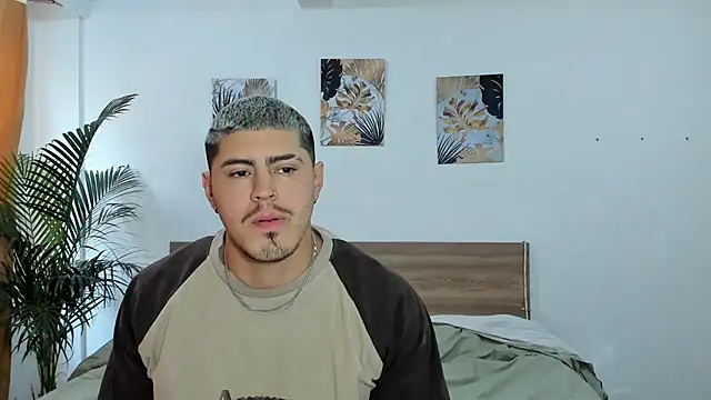 Snapshot of Baltazar_Dupont chatting on 03-17-25, 12:46 Baltazar Dupont online show from 03-17-25, 12:46