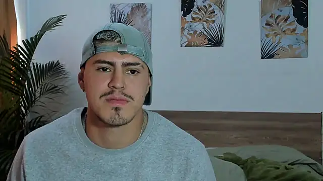 Snapshot of Baltazar_Dupont chatting on 03-19-25, 01:40 Baltazar Dupont online show from 03-19-25, 01:40