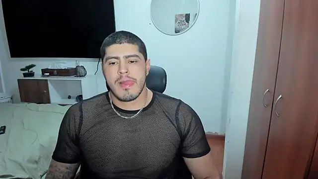 Snapshot of Baltazar_Dupont chatting on 10-08-25, 02:20 Baltazar Dupont online show from 10-08-25, 02:20