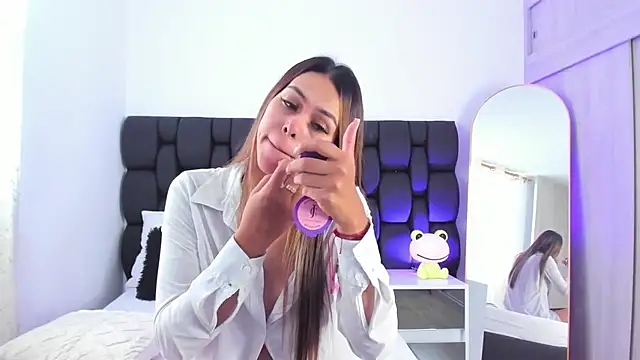 Cristel Boom online show from 01-26-25, 03:36