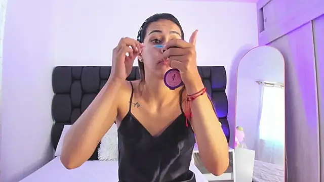 Cristel Boom online show from 01-29-25, 01:07