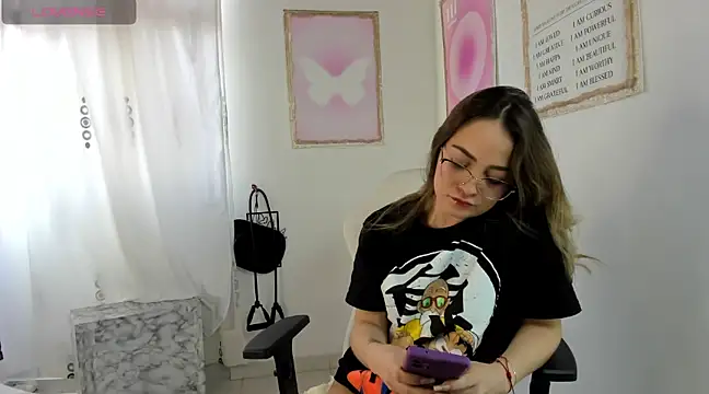 Snapshot of cindy_love2 chatting on 03-11-25, 01:12 cindy love2 online show from 03-11-25, 01:12