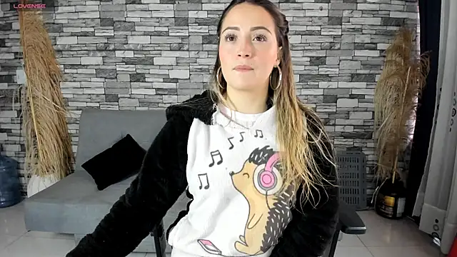 Snapshot of cindy_love2 chatting on 10-16-25, 02:07 cindy love2 online show from 10-16-25, 02:07