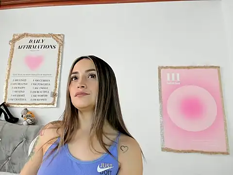 Snapshot of cindy_love2 chatting on 12-22-25, 03:09 cindy love2 online show from 12-22-25, 03:09