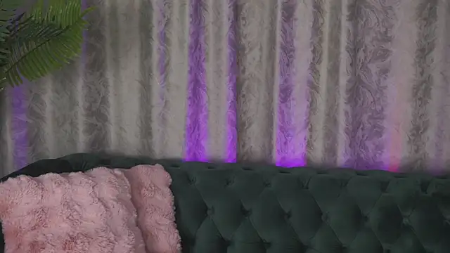 Snapshot of FoxieJullia chatting on 02-02-25, 07:41 FoxieJullia online show from 02-02-25, 07:41